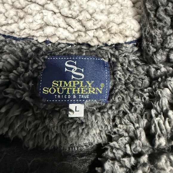 Simply Southern Heathered
Quarter Zip Sherpa Pullover in Phantom Grey Size Small - Picture 6 of 13